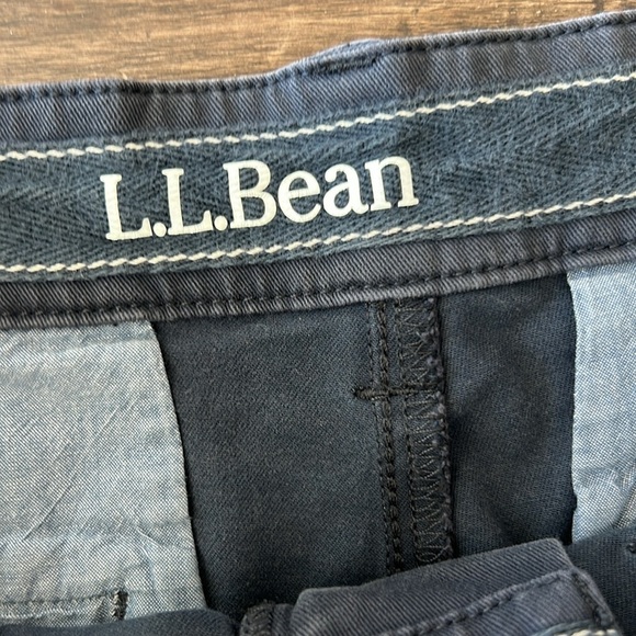 LL Bean Standard Fit Men’s 32 x 30 Blue Chinos - Picture 2 of 7